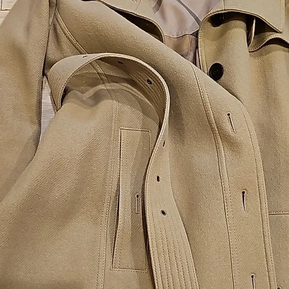 Burberry Brit 70% wool coat size 10 camel color. - Picture 9 of 16
